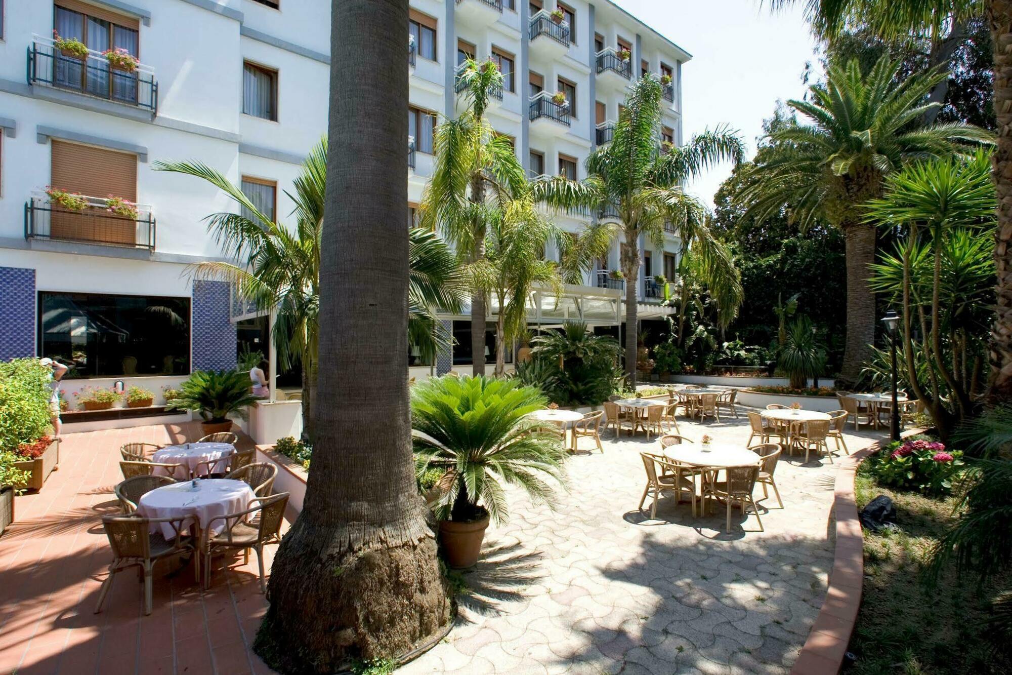 Hotel Caravel Sant'Agnello Exterior photo
